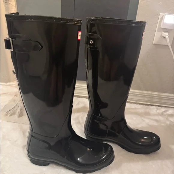 Hunter Black Rain Boots (Rare Wide Calf) - Picture 2 of 5